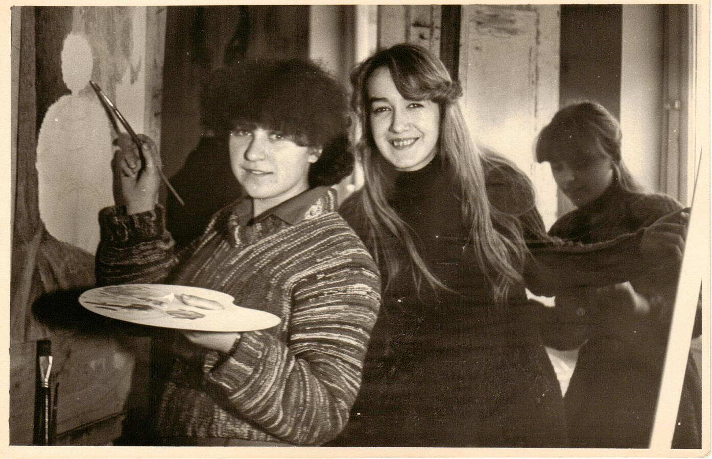 Renata taking a picture of fellow art students at the art school.